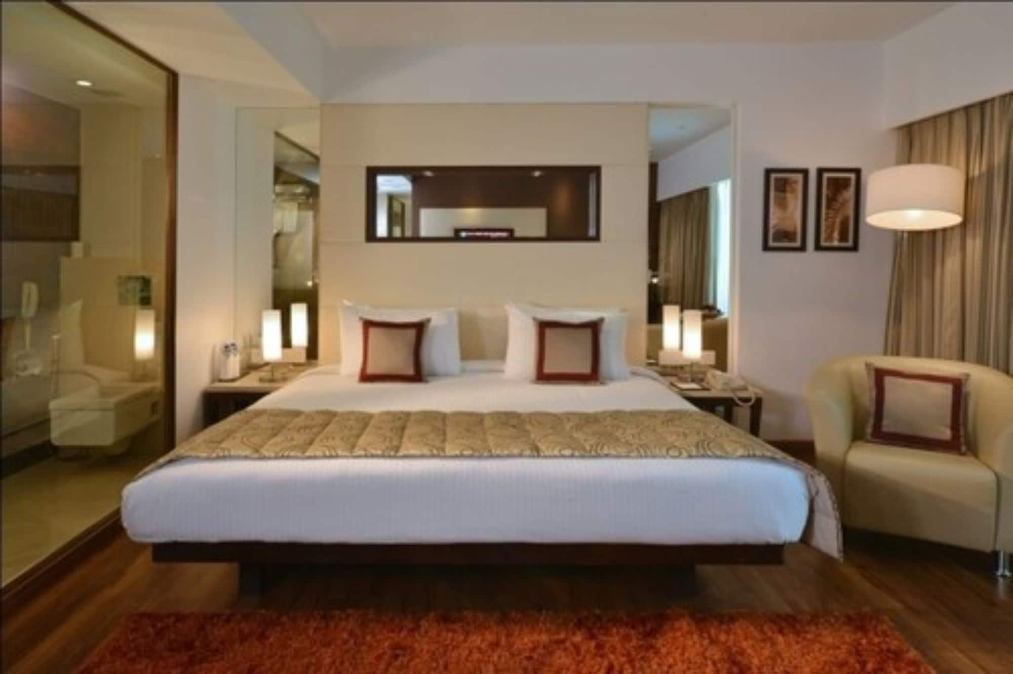 Majestic Court Sarovar Portico Navi Mumbai Dış mekan fotoğraf