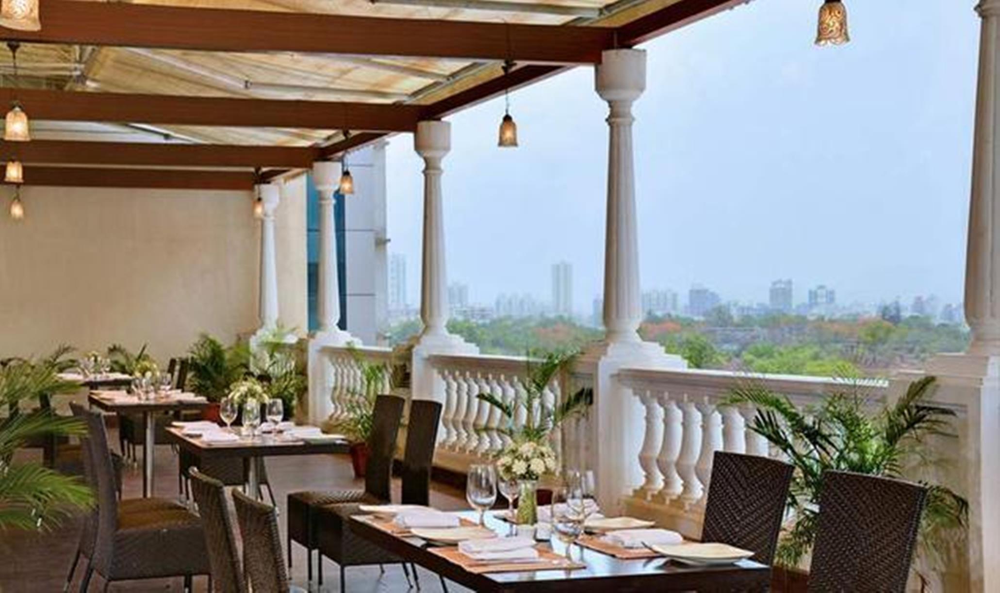 Majestic Court Sarovar Portico Navi Mumbai Dış mekan fotoğraf