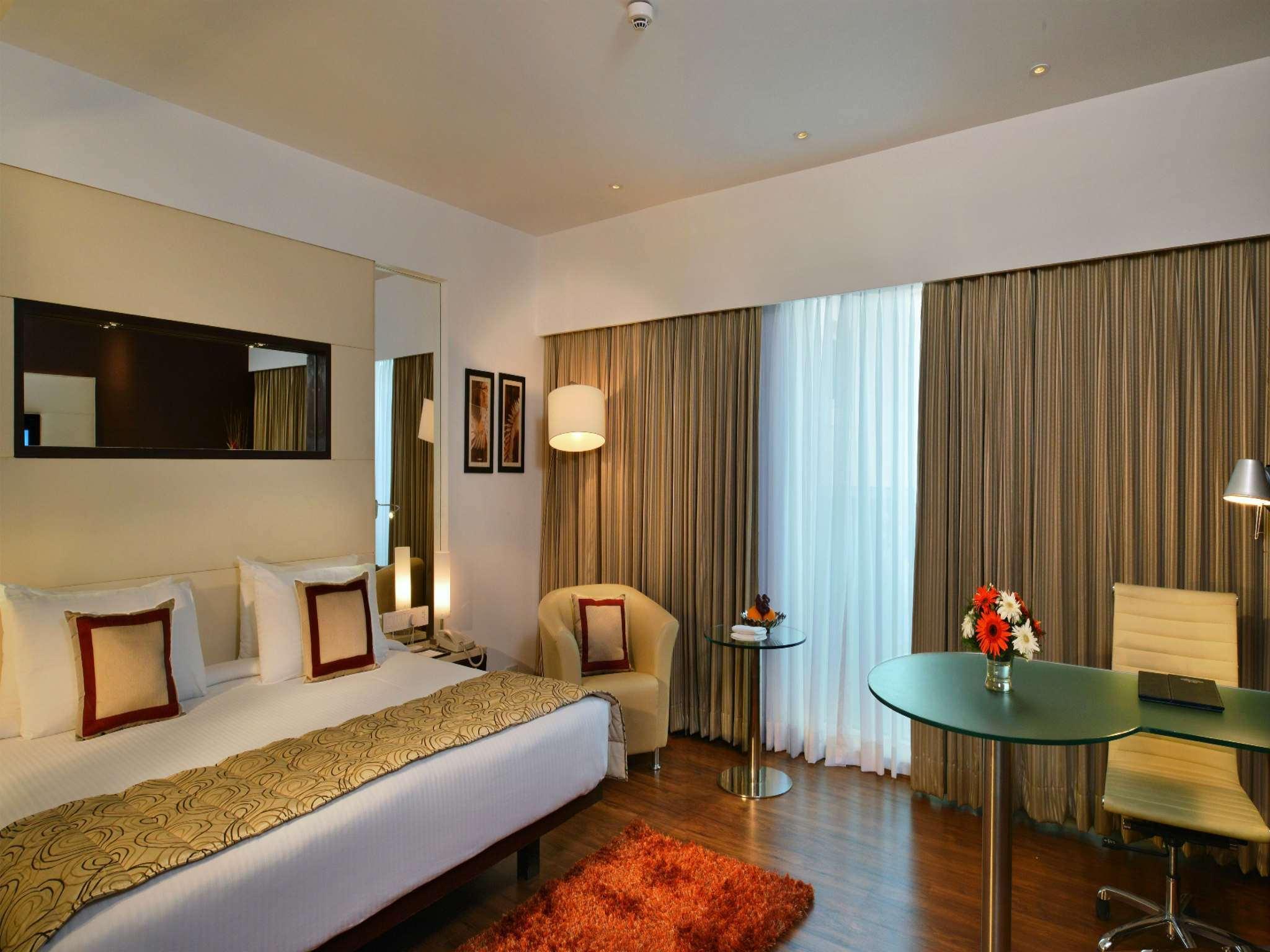 Majestic Court Sarovar Portico Navi Mumbai Dış mekan fotoğraf