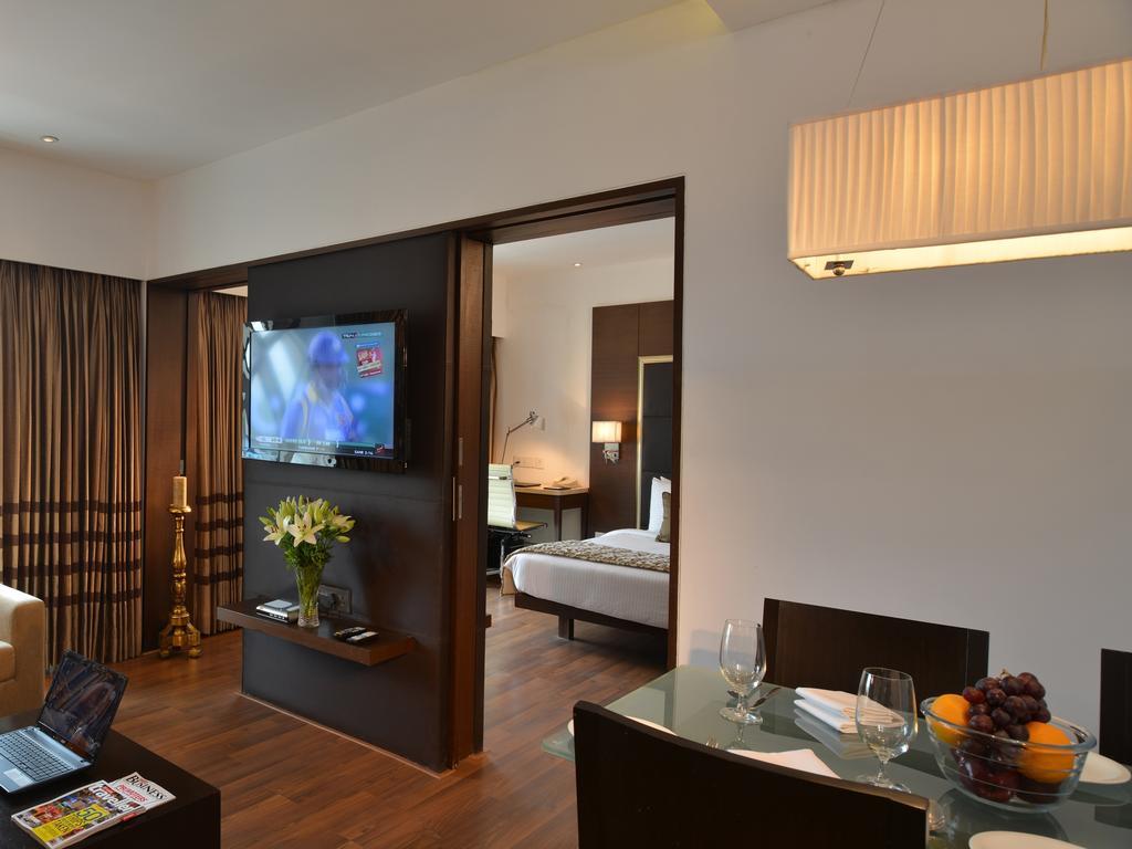 Majestic Court Sarovar Portico Navi Mumbai Dış mekan fotoğraf