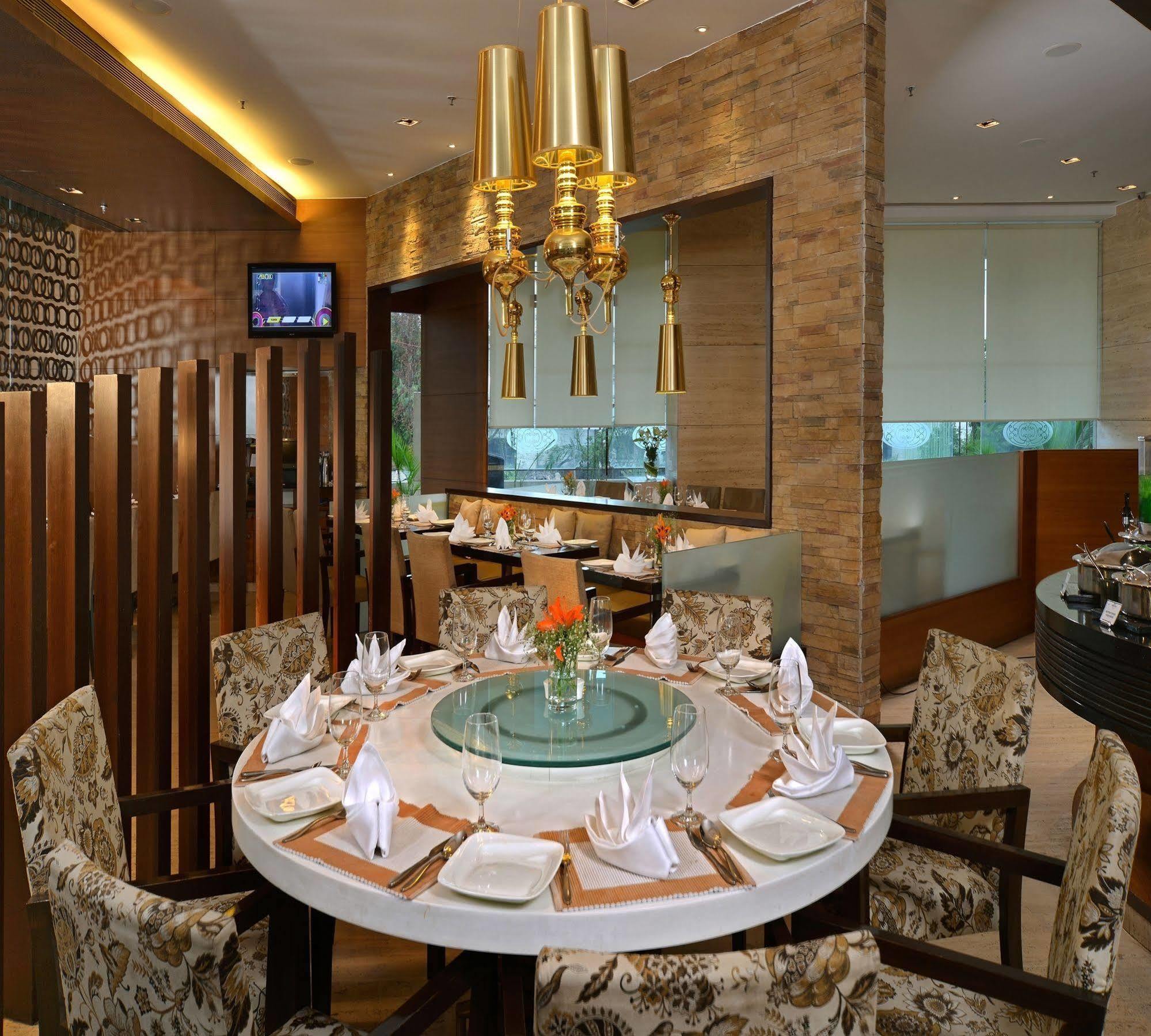 Majestic Court Sarovar Portico Navi Mumbai Dış mekan fotoğraf