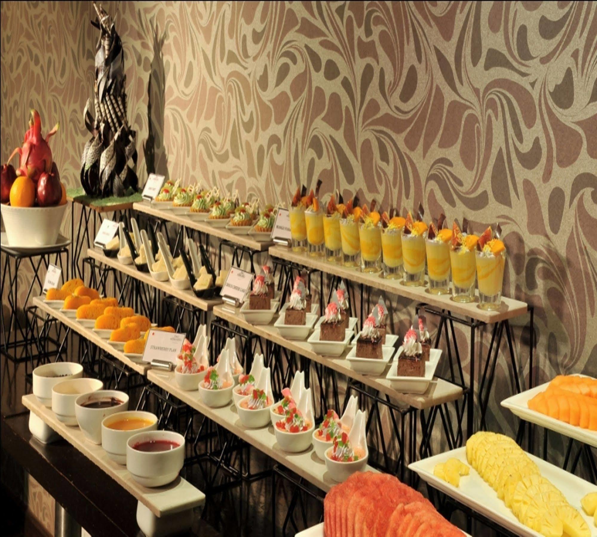 Majestic Court Sarovar Portico Navi Mumbai Dış mekan fotoğraf