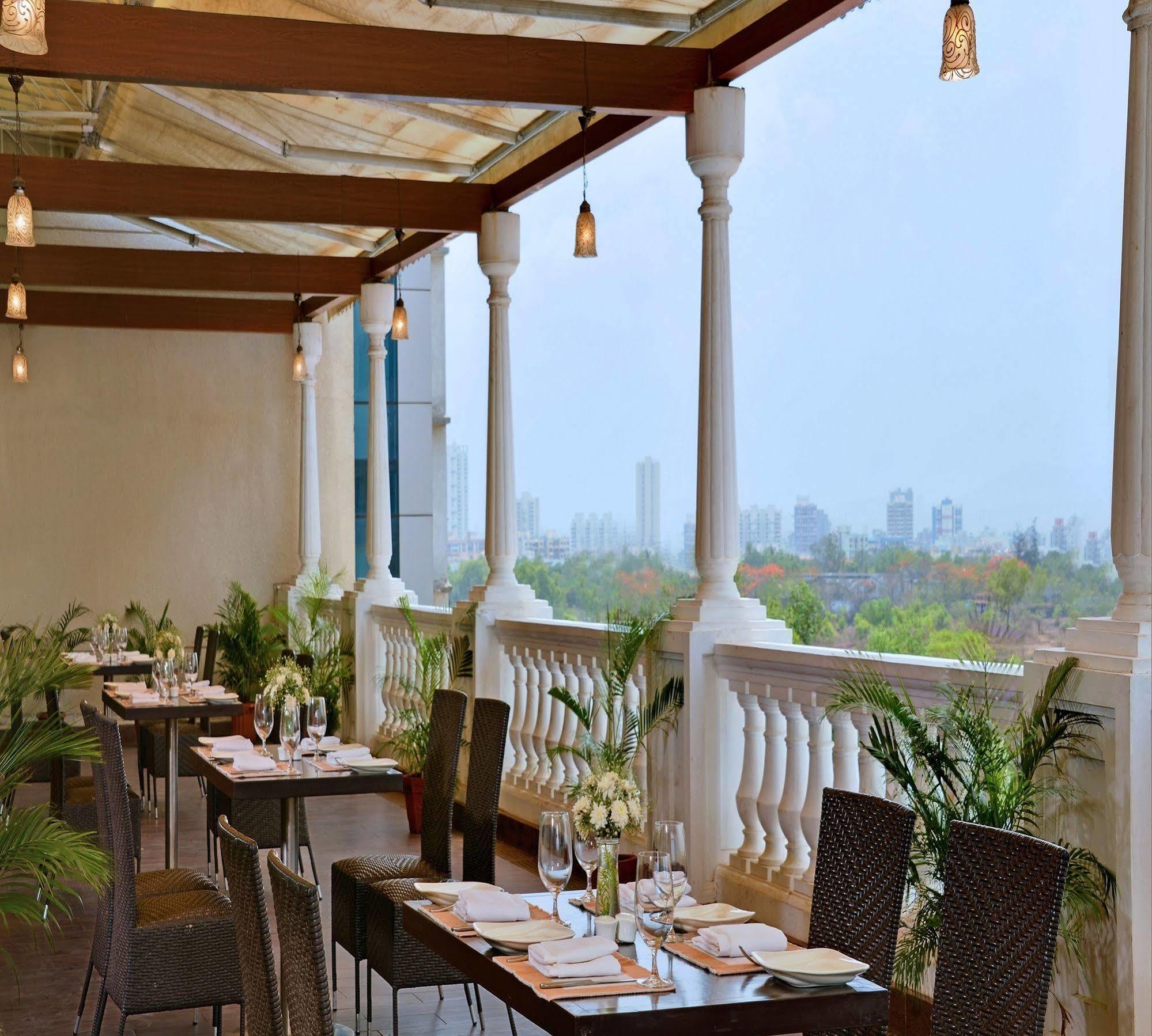 Majestic Court Sarovar Portico Navi Mumbai Dış mekan fotoğraf