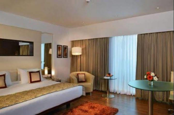Majestic Court Sarovar Portico Navi Mumbai Dış mekan fotoğraf
