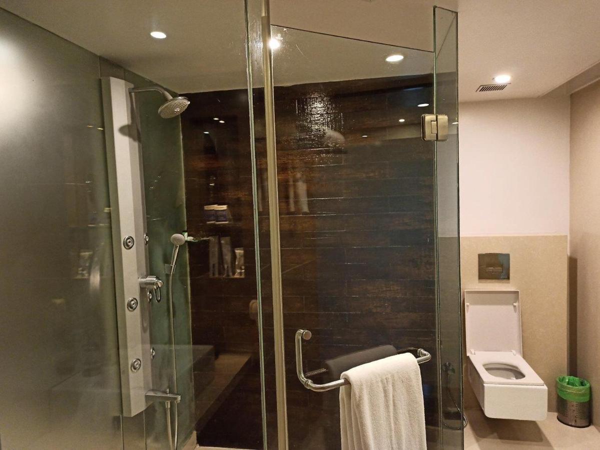 Majestic Court Sarovar Portico Navi Mumbai Dış mekan fotoğraf